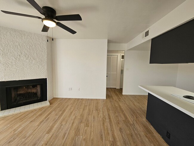Building Photo - First month free! 1 Bedroom Condo - Old To...