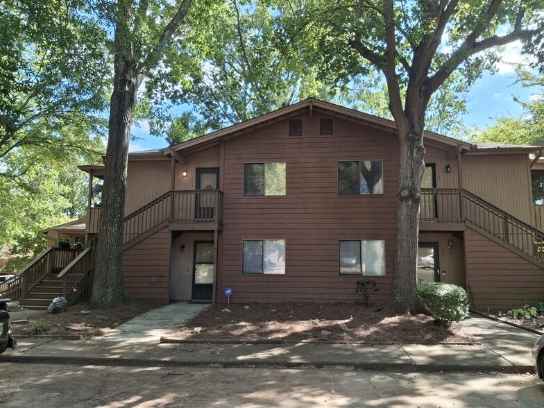 Primary Photo - 1445 Riverwood Ct