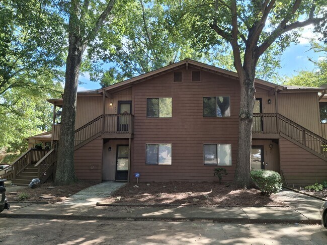 Building Photo - 1445 Riverwood Ct