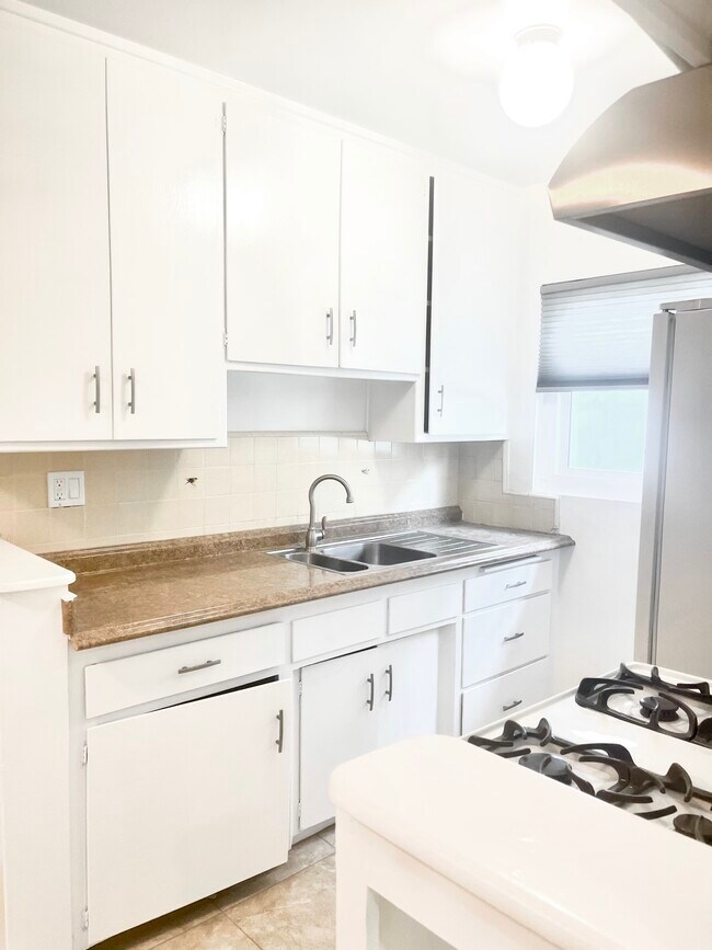 Kitchen Angle 1 - 2030 S Preuss Rd