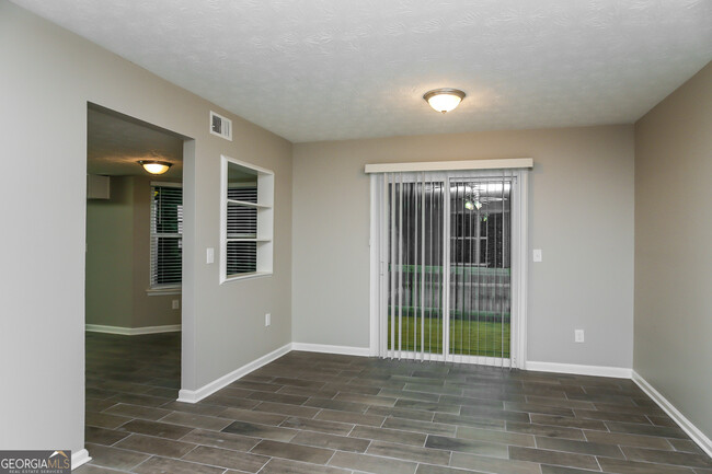 Building Photo - 2725 Wildflower Ln SW