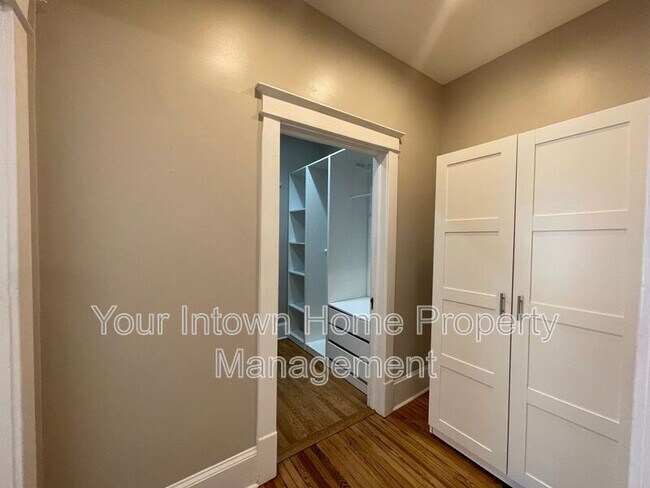 Building Photo - 156 Waverly Way NE
