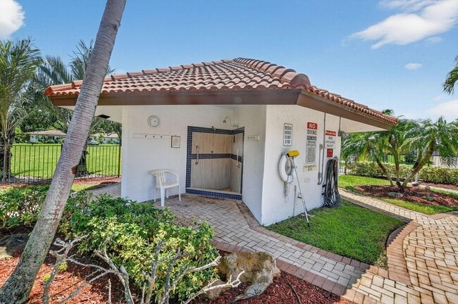 Building Photo - 328 NW 42nd St