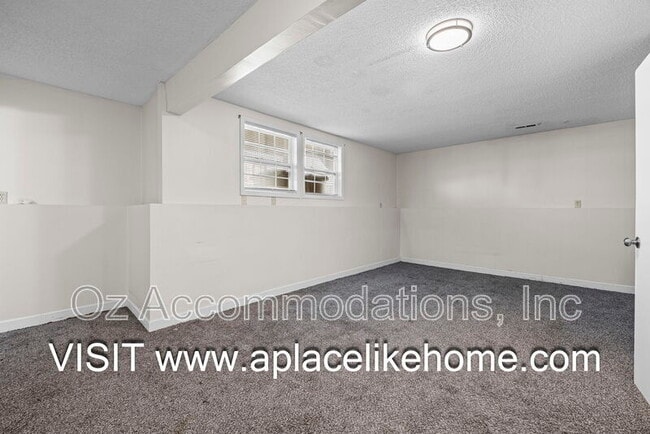 Building Photo - 530 SE Hampton St