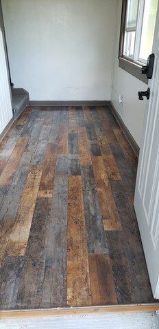 Entry Way - 3132 N Weil St