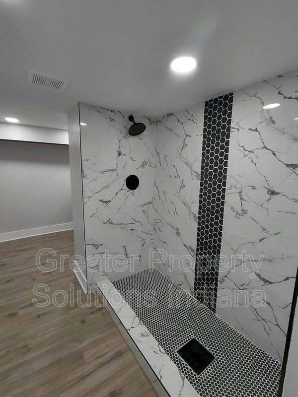 Building Photo - 234 Fernwood St