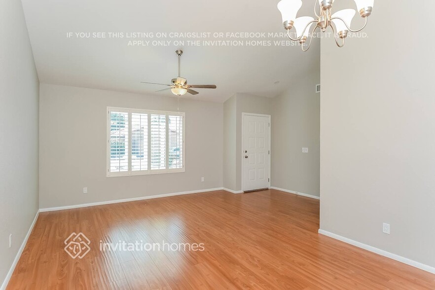 Building Photo - 5954 E Elmwood St