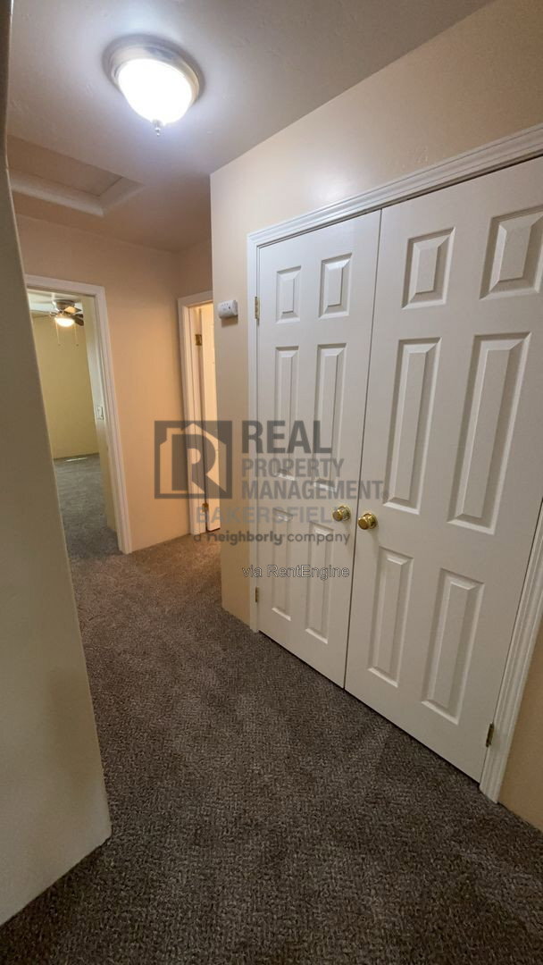 Building Photo - 9913 Pavilion Dr