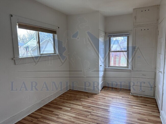 Building Photo - 911 S 9th St