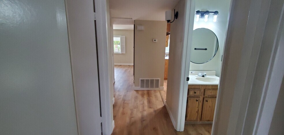 Building Photo - 1862 Pueblo Dr