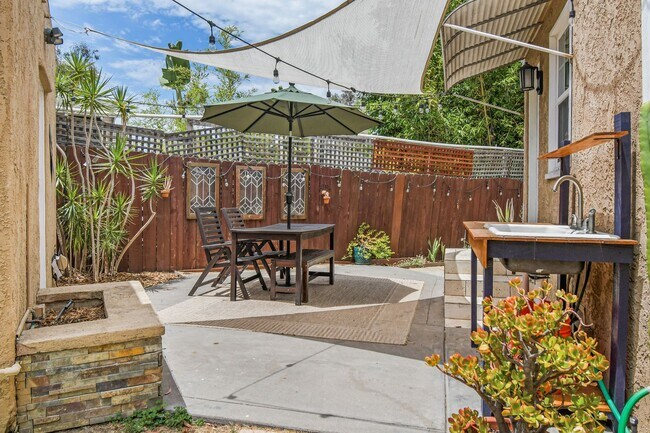 Building Photo - 4740 W Mountain View Dr