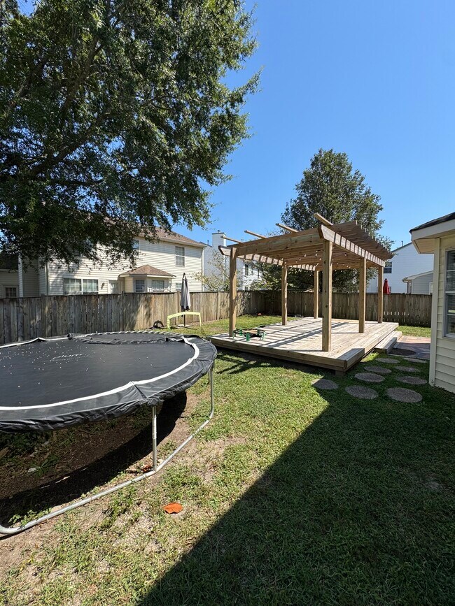 Building Photo - 1449 Berkshire Dr