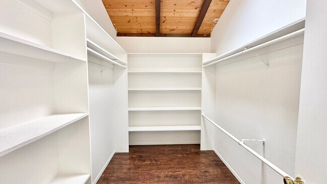 Building Photo - Nicely Updated Country Two-Story Home in t...