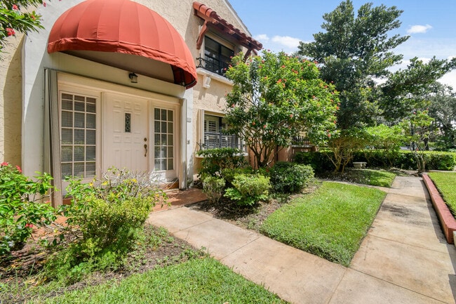 Building Photo - 28 Uno Lago Dr