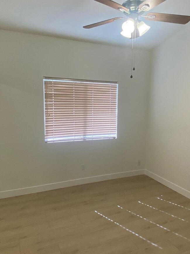 Building Photo - 8122 E Theresa Dr