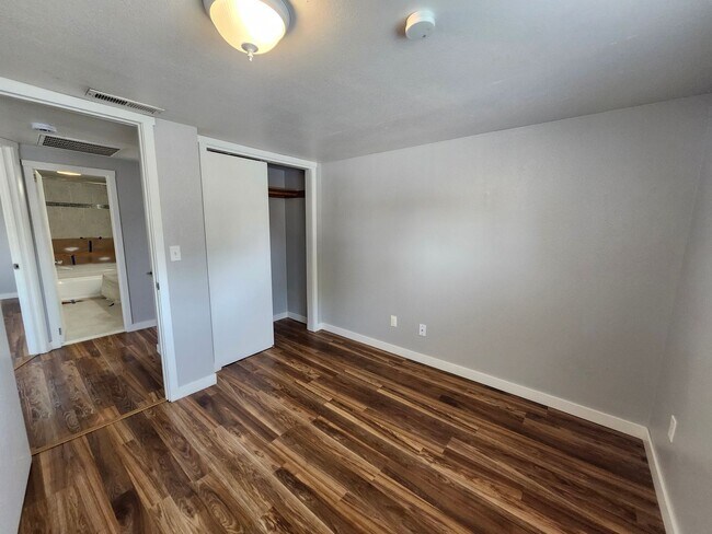 Building Photo - Charming Updated N. Richland 3 bedroom, 1 ...