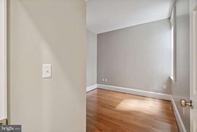 Building Photo - 1955 Locust St