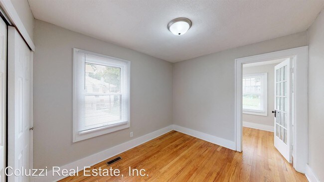 Building Photo - 4 br, 2 bath House - 1116 Locust St