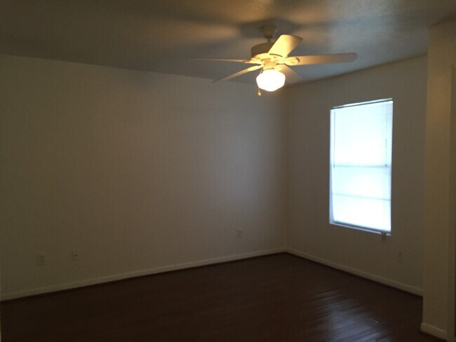 Building Photo - 3610WE