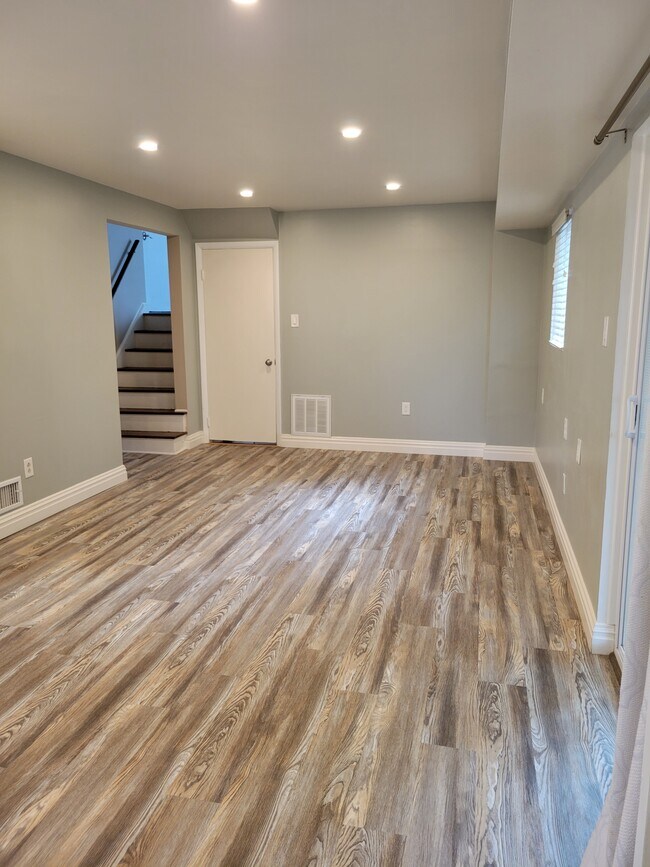 Building Photo - 1107 N Pegram St