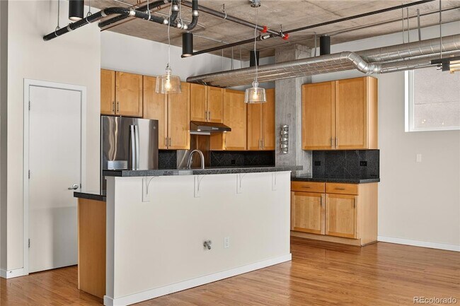 Building Photo - 3201 Shoshone St