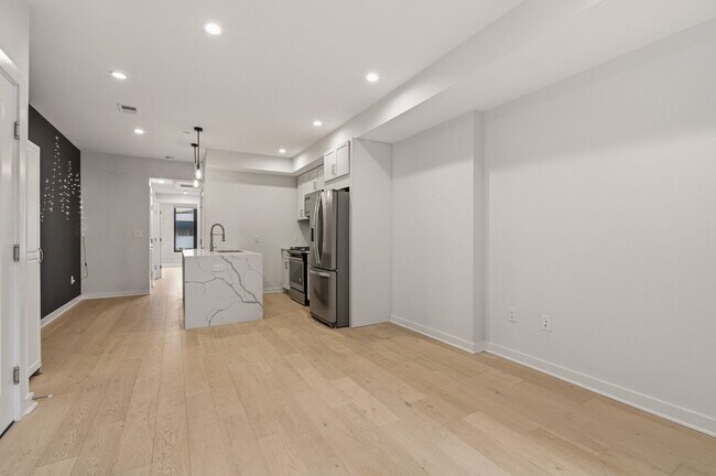 Building Photo - 531 Kennedy St NW