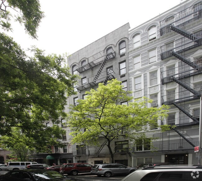 Building Photo - 208 E 21 Street