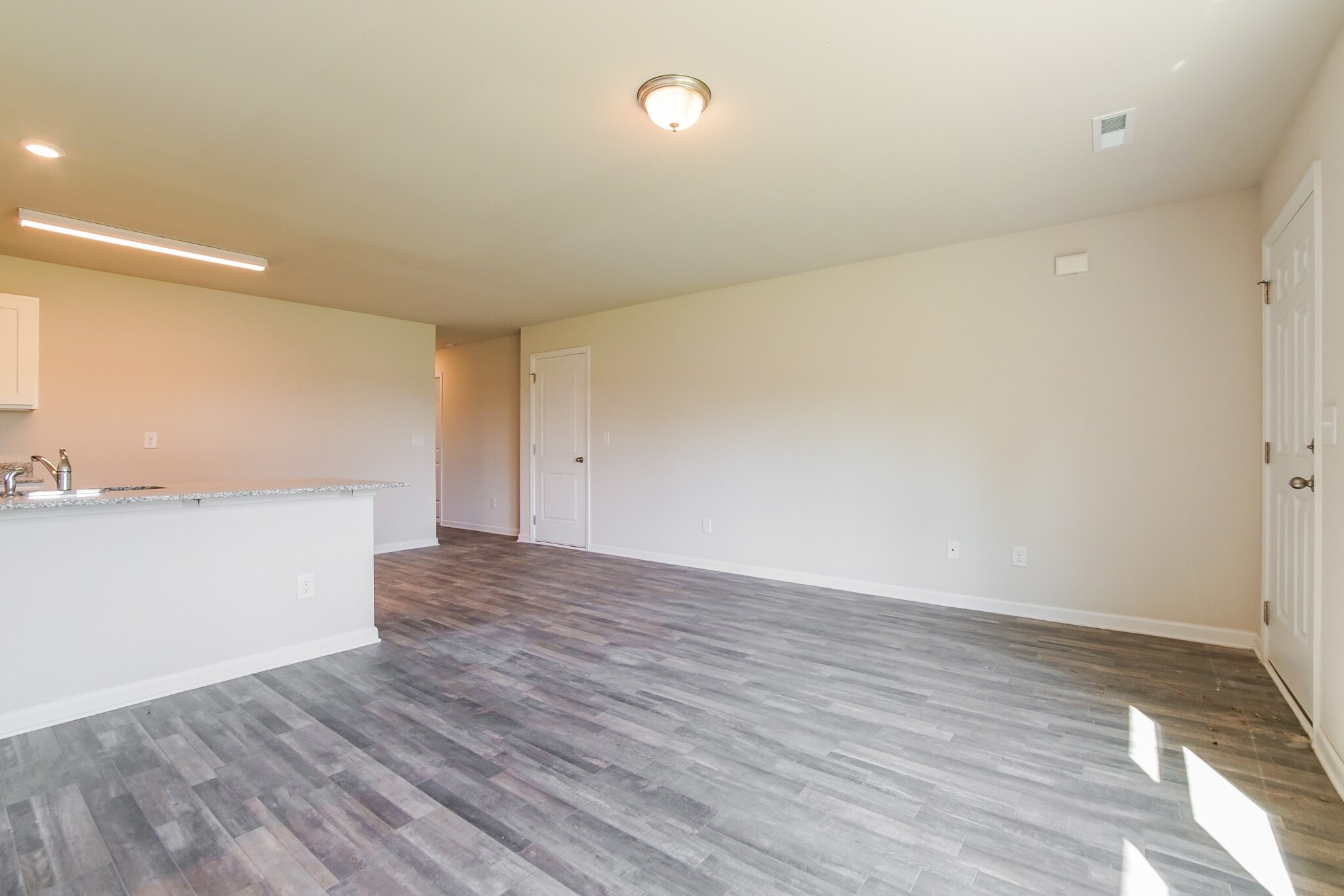 Building Photo - 1212 Hope Farm Dr