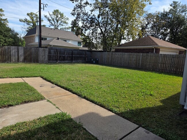 Building Photo - 8715 Rocky Valley Dr