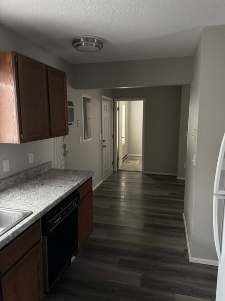 Kitchen & view into bedroom 1 - 614 Lincoln Ave
