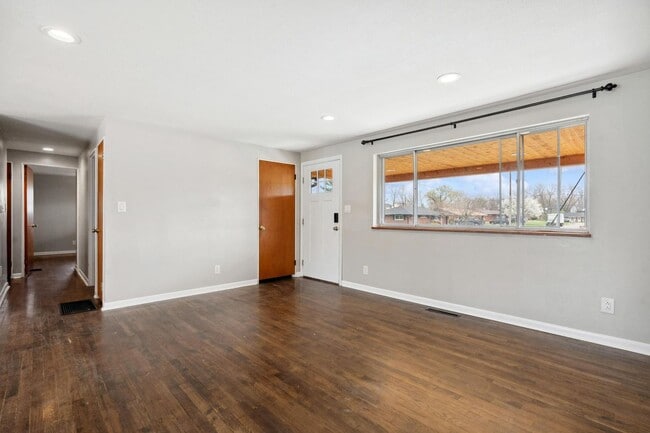 Building Photo - 3 Bedroom Ranch Home