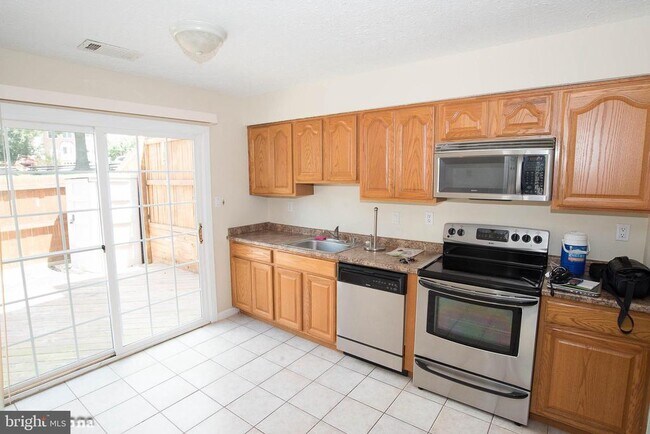 Building Photo - 6128 Hoskins Hollow Cir