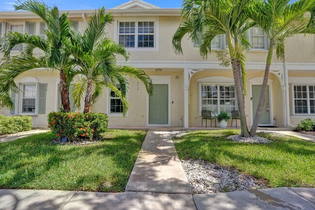 Building Photo - 9913 NW 57th Manor