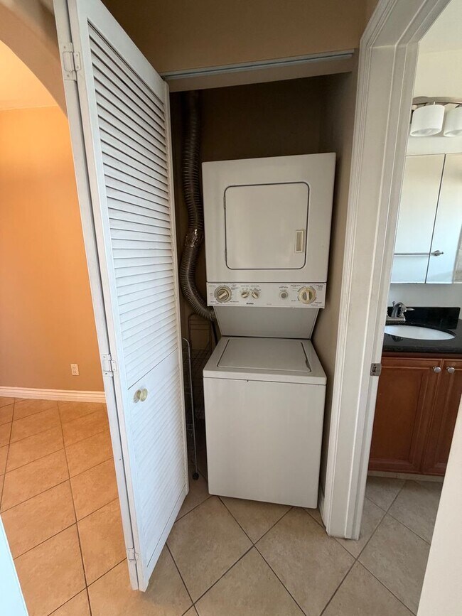 Building Photo - TEMECULA ST- BEAUTIFUL CONDO W/ VIEWS, IN-UNIT W/D, TILE FLOORING