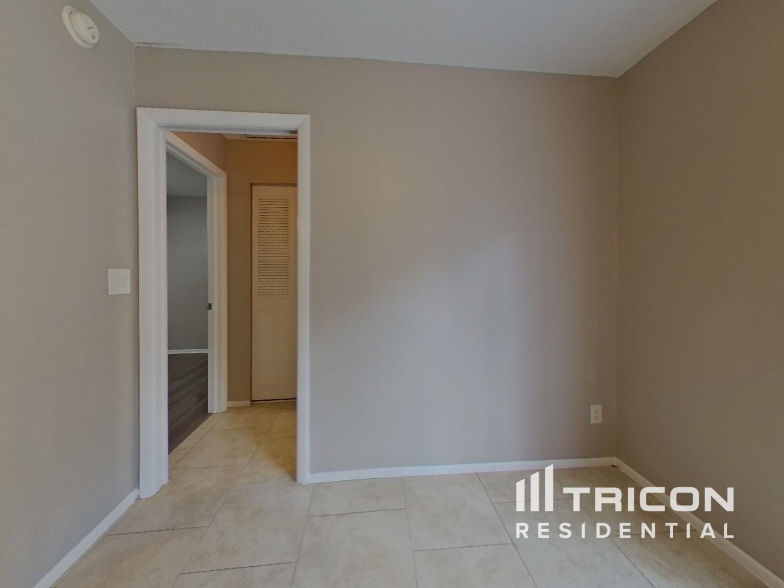 Building Photo - 1708 Hibiscus Cir N