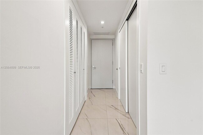 Building Photo - 1179 E Hallandale Beach Blvd