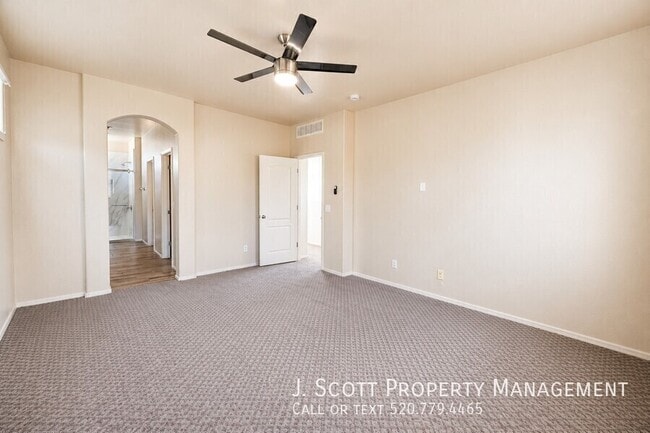 Building Photo - 4172 E Santa Fe Ln