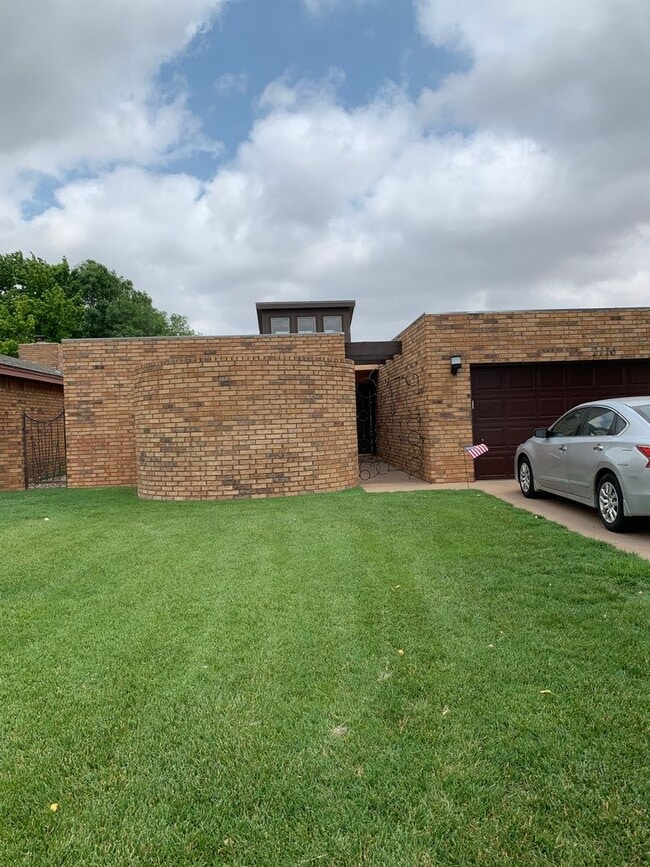 Building Photo - 2116 Circlewood Pl