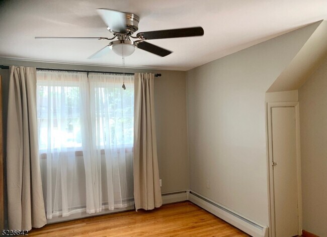 Building Photo - 172 W 3rd St