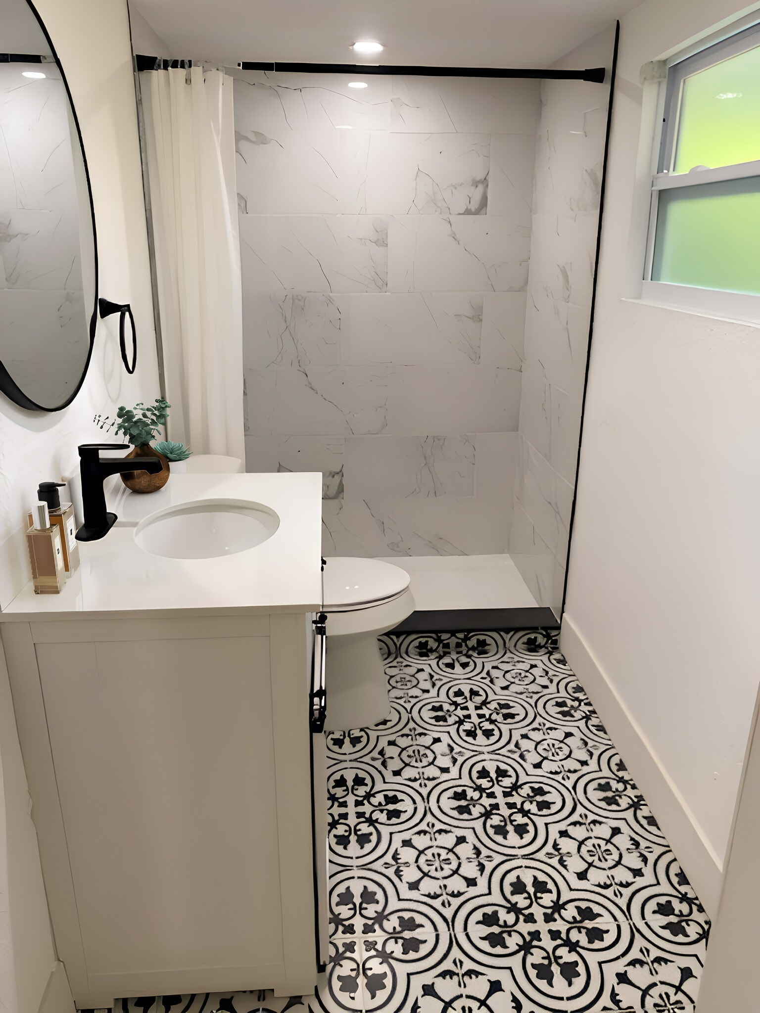 Building Photo - 3535 17th Ave S