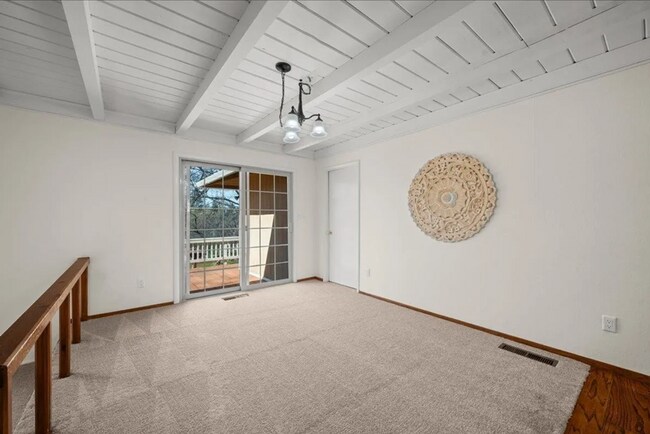 Building Photo - 419 Greenwood Dr