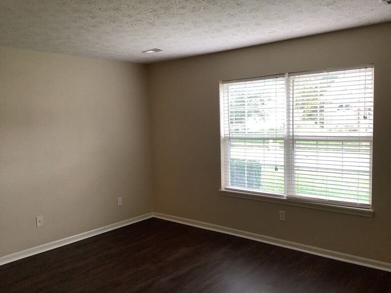 Building Photo - 6002 Candlewick Dr