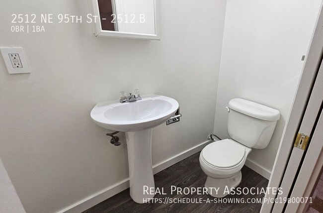 Building Photo - 2512 NE 95th St