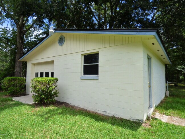 Building Photo - 13203 Yellow Bluff Rd