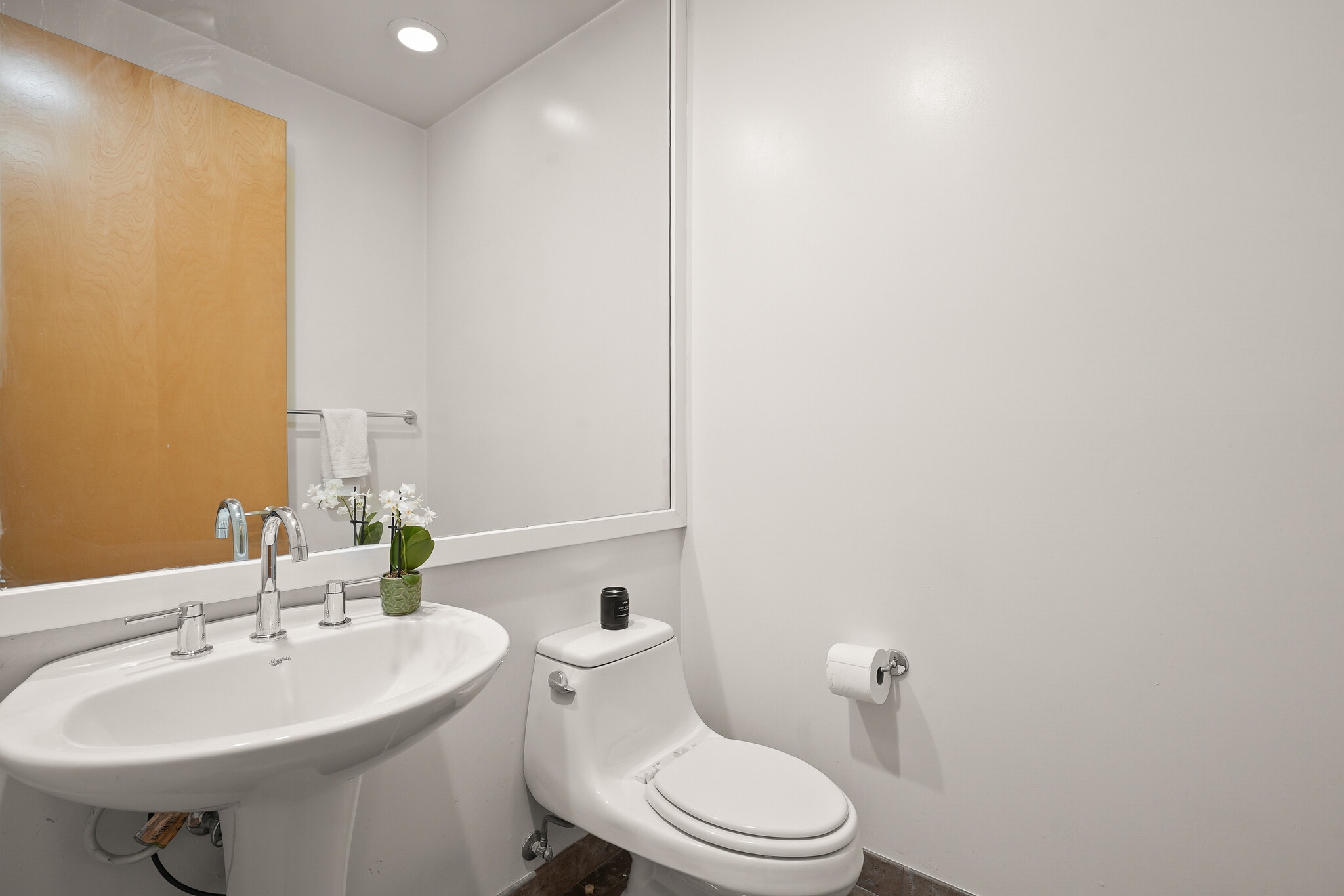 1st FL bathroom - 5400 Playa Vista Dr