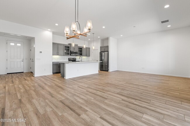 Building Photo - 30732 S Osprey Dr