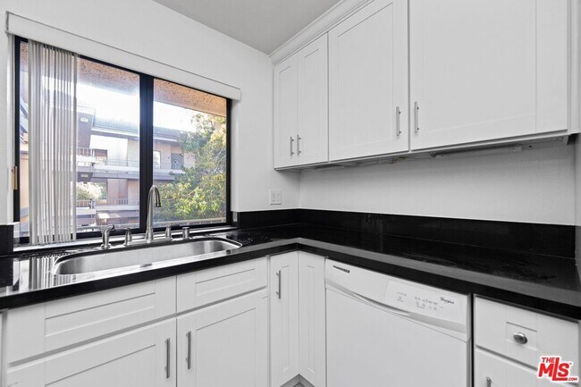 Building Photo - 4141 Via Marisol