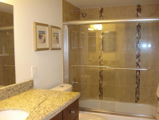 Building Photo - 450 Egret Cir