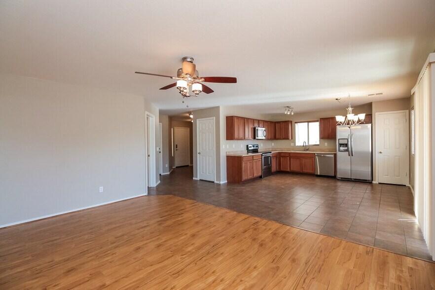 Building Photo - 3855 W Belle Ave