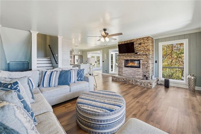 Building Photo - 1545 Dawson Petit Rdg Dr